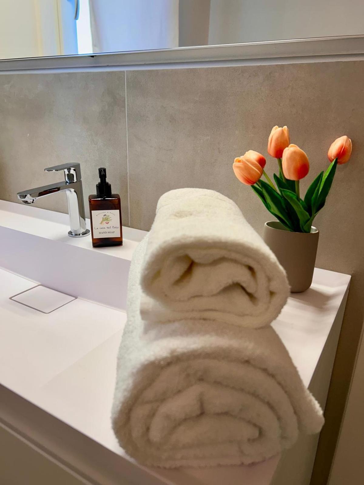 La Casa Nel Bosco Hotel Borzano Ngoại thất bức ảnh